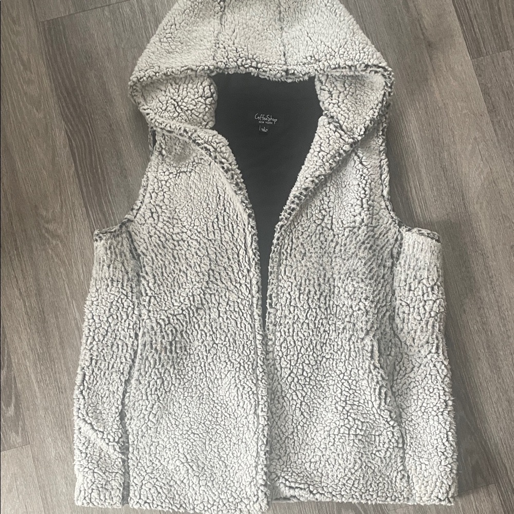 CoffeeShop Cream Teddy Hooded Vest